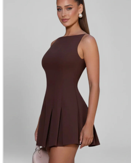 Damska Sukienka Mini Plisowana Bez Rękawów Dekolt Łódka Elegancka