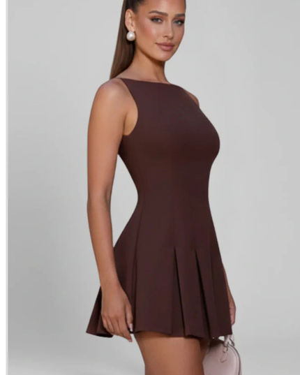 Damska Sukienka Mini Plisowana Bez Rękawów Dekolt Łódka Elegancka