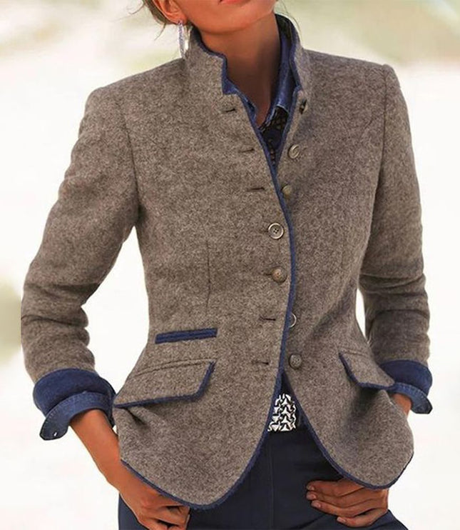 Blazer pour femme en laine gris avec détails élégants et poignets contrastants
