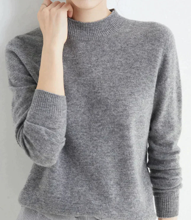 Elegant Women's Cashmere Sweater - Luxuriously Soft and Timeless
